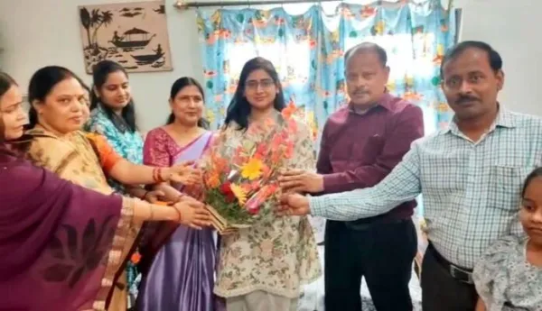 स्नेहिल श्रीवास्तव बनीं नायब तहसीलदार, PCS में 64वीं रैंक हासिल