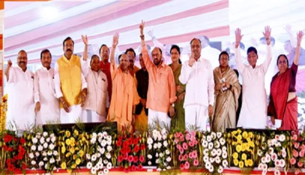 मुख्यमंत्री योगी ने किया 6466.37 करोड़ रुपये की 325 विकास परियोजनाओं का लोकार्पण व शिलान्यास