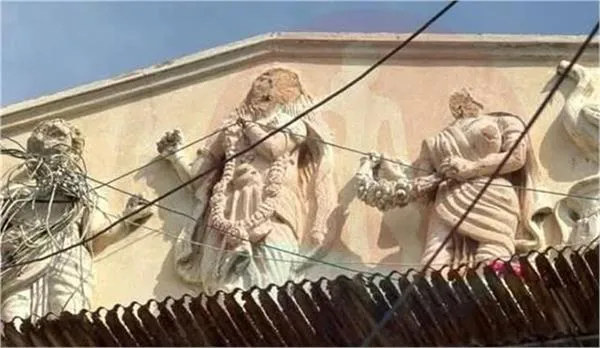 پاکستان میں پھر ہندوؤں کی آستھا پر حملہ، تاریخی عمارت میں کرشن اور گوپیوں کے مجسمے کو نقصان پہنچایا