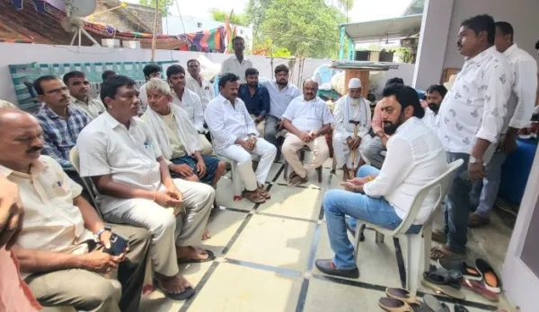 కార్యకర్తల కుటుంబాలకు పార్టీ అండగా మాజీ ఎమ్మెల్యే