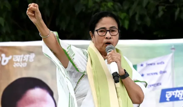 పదిహేనేళ్ల దీదీ కంచు కోట ఎలా బద్దలైంది?