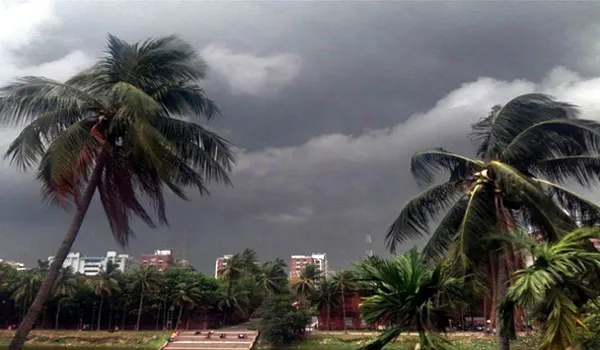 দাবদাহের মাঝেই শান্তির পরশ! ধেয়ে আসছে কালবৈশাখী, বুধবার পর্যন্ত ভিজবে বাংলার কোন কোন জেলা? | Dailyhunt