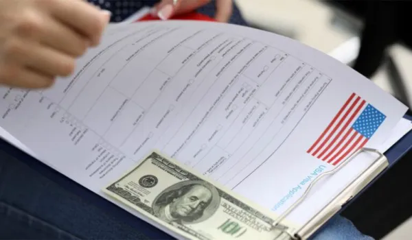 Indians Targeting Stressed H1B Visa Holders in U.S.