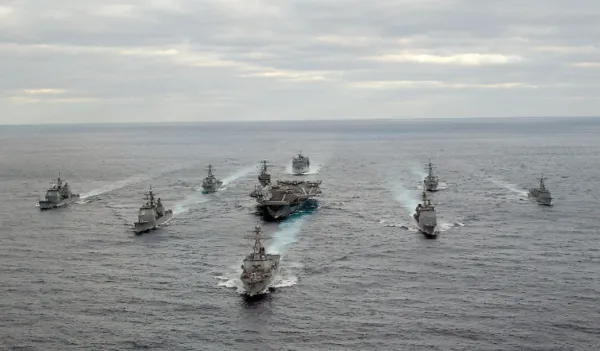 अमेरिकेच्या Lincoln युद्धनौकेवर क्रुझ दागल्याचा इराणचा दावा