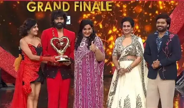 మ్యాడ్ ఫర్ ఈచ్ అదర్ విన్నర్స్ గా పవన్ కళ్యాణ్ - వాసంతి!
