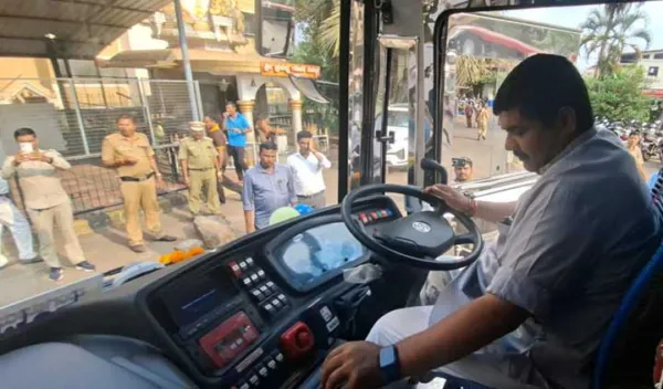 MLA Vedavyas Kamath Flags Off New Mangaluru-Mantralaya KSRTC Pallakki Sleeper Bus Service