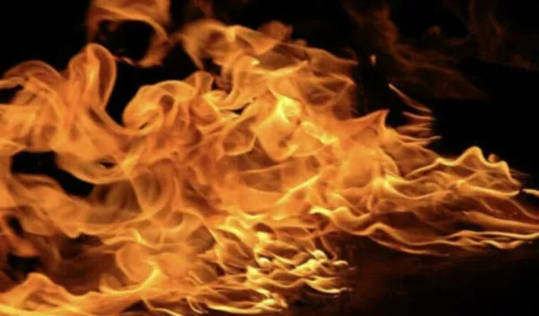 Newly married man sets himself ablaze after separation from wife in Karimnagar