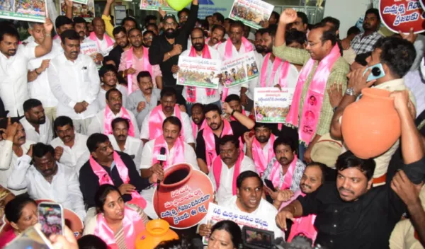 BRS stages protest over drinking water shortage at Khairatabad Water Board office