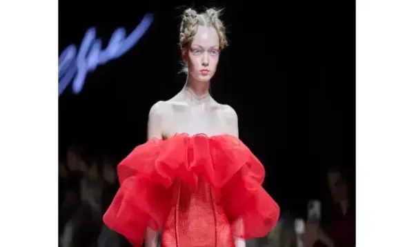 The Intellectual Runway: the Phygital Experience at Moscow Fashion Week