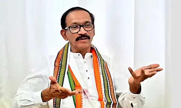 "விஜய்யை குறைத்து மதிப்பிடாதீங்க" அன்றே சொன்னேன். இன்று நடக்கிறது. விஜய் குறித்து கிரிஷ் சோடங்கர் வெளியிட்ட பரபரப்பு கருத்து.!!