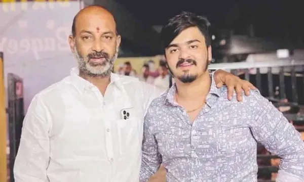 బండి భగీరథ్ కేసులో సంచలన నిజాలు