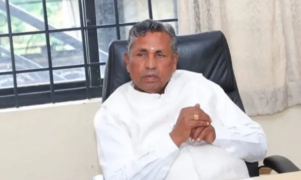 Minister urges private oil companies to sell vehicle LPG at par with PSUs in Karnataka