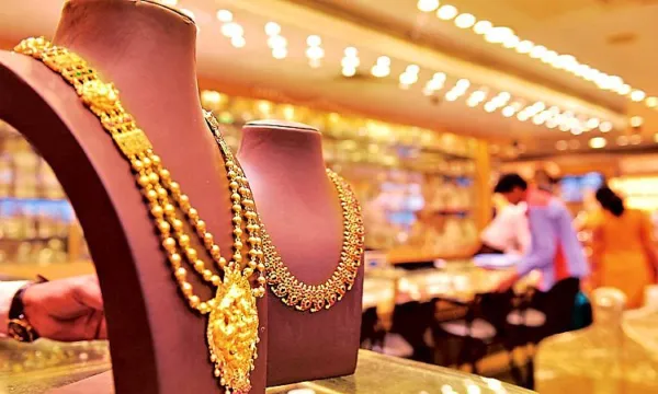 Gold: ಯುದ್ಧ ಕಾಲದಲ್ಲೂ ಚಿನ್ನದ ಮುಖದಲ್ಲಿ ಮುಗುಳ್ನಗೆ