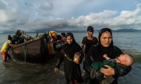 Migrant boat with 250 Rohingya, Bangladeshis capsizes in Andaman Sea