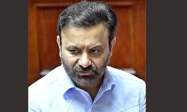ಪ್ರಧಾನಿ ಮೋದಿ ದೇವರಾ, ಪ್ರಶ್ನಿಸುವಂತಿಲ್ಲವಾ?: ಸಂತೋಷ್‌  ಲಾಡ್‌