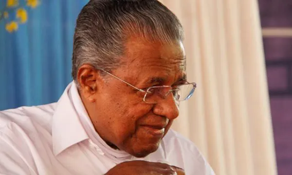 മുഖ്യമന്ത്രി പിണറായി വിജയന്‍ രാജിവച്ചു