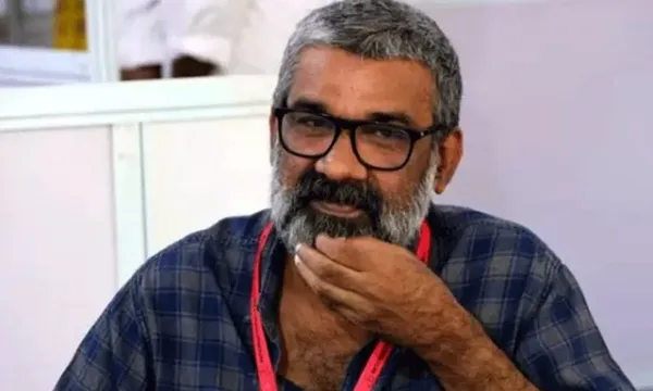 கேரவனுக்குள் அழைத்து. நடிகையிடம் அத்துமீறிய இயக்குநர். தொழிலாளர் சம்மேளனத்தில் இருந்து சஸ்பெண்ட்.!!