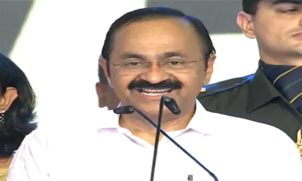 కేరళ సీఎంగా సతీశన్ ప్రమాణం