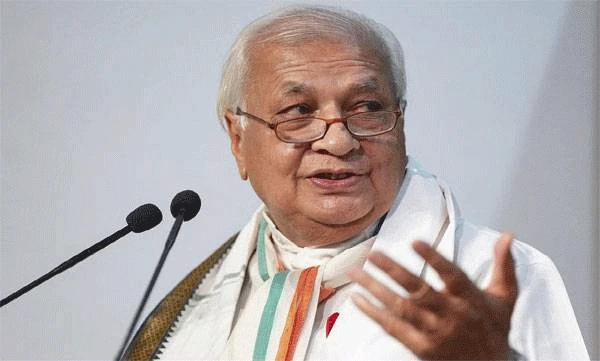 ഗവര്‍ണര്‍ക്ക് നേരെ കരിങ്കൊടി പ്രതിഷേധം ; തൃശൂരില്‍ പതിനഞ്ച് എസ്‌എഫ്‌ഐ പ്രവര്‍ത്തകര്‍ അറസ്റ്റില്‍