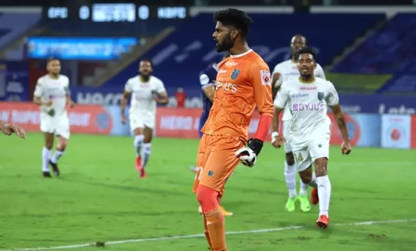 രക്ഷകനായി ആല്ബിനോ ഗോമസ്; സമനിലയില് നിലയുറപ്പിച്ച് കേരള ബ്ലാസ്റ്റേഴ്സ്