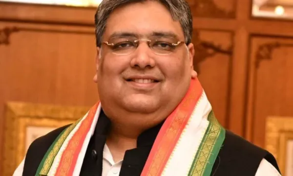 ایڈوکیٹ خواجہ معزالدین معاملہ سے کوئی تعلق نہیں۔نواب مجاہد عالم خان کا بیان