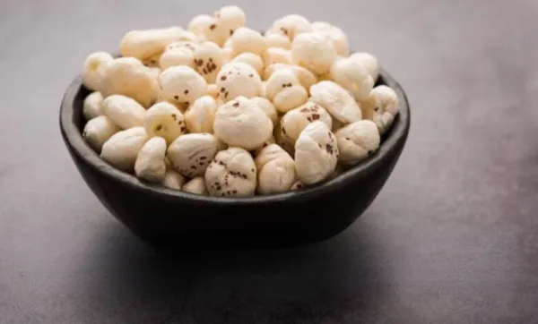 Makhana Benefits : मखाने खाने से होंगे चमत्कारी लाभ, सुपरफूड से सेहत पर होगा चौतरफा लाभ