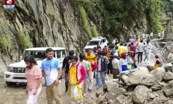 সিকিমে প্রকৃতির তাণ্ডব, ধসে অবরুদ্ধ লাচেন! দেড় হাজার পর্যটককে উদ্ধারে নামল ভারতীয় সেনা