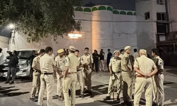 اشرار نے مسجد میں گھس کر بے حرمتی کی۔حیدرآباد میں واقعہ