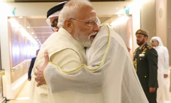 وزیراعظم نریندر مودی کا دورہ یو اے ای - دفاع، توانائی اور 5 ارب ڈالر کی سرمایہ کاری پر معاہدے