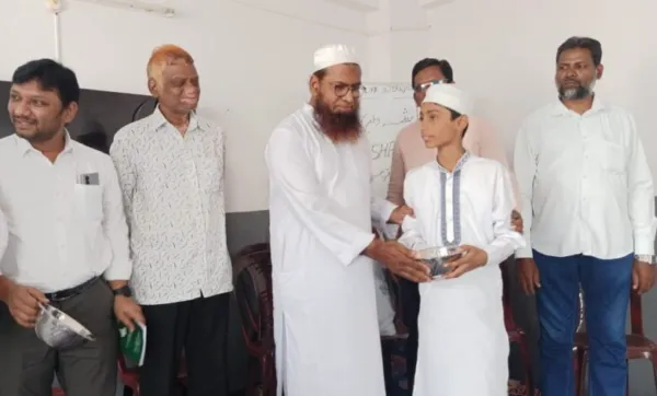 عکاشہ ویلفیر سوسائٹی کریمنگر کی جانب سےدس روزہ تربیتی سمر کیمپ کے اختتام پرطلباء و طالبات میں انعامات کی تقسیم