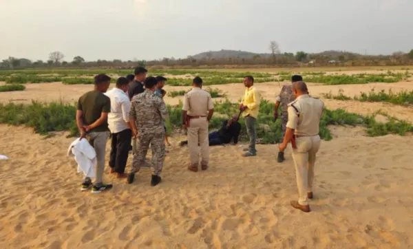 Palamu Encounter: बस स्टैंड हत्याकांड के आरोपी और पुलिस के बीच भिड़ंत, जवाबी फायरिंग में अपराधी घायल