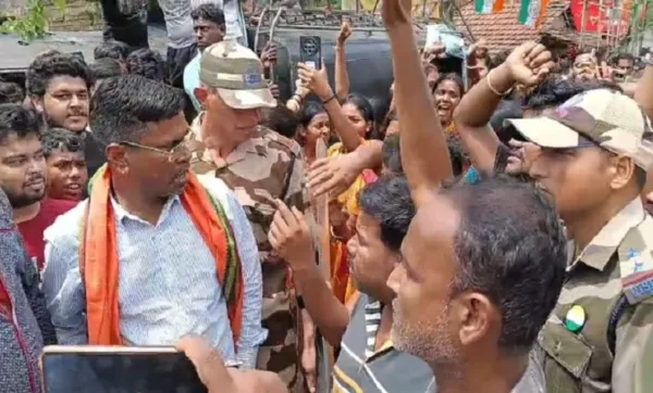 বিজেপিকে ভোট দেওয়ায় হুমকি-অত্যাচার! ফলতায় জাতীয় সড়ক অবরোধ জনতার