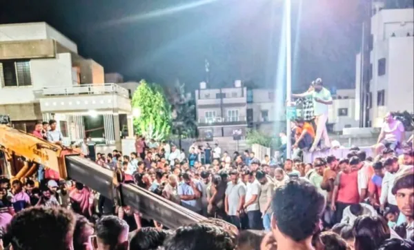 کار کنویں میں گر پڑی، ایک ہی خاندان کے 9 افراد کی موت 6 بچے بھی شامل۔ مہاراشٹرا میں دلخراش حادثہ