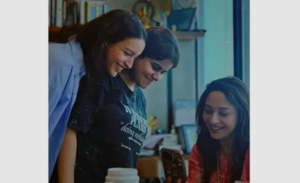 माधुरी दीक्षित और तृप्ति डिमरी की डार्क कॉमेडी फिल्म 'मां बहन' का अगला पड़ाव शुरू, सेट से वायरल हुई तस्वीर ने बढ़ाया फैंस का रोमांच