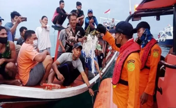 दुर्दैवी! इंडोनेशियामध्ये समुद्रात विमान कोसळले: 62 प्रवाशांना जलसमाधी ?