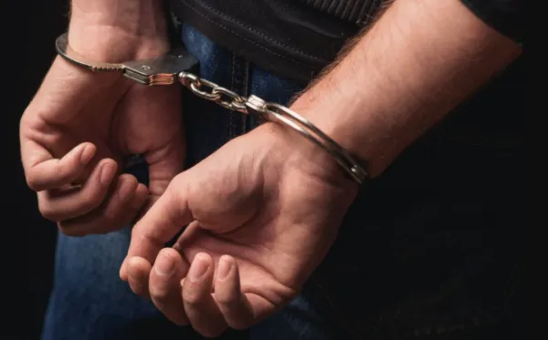 'भाजपला मतदान करू नका.' मतदारांना धमकावणारा तृणमूलचा कार्यकर्ता अटकेत