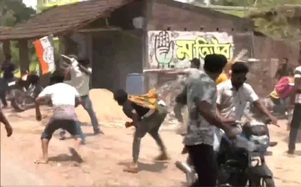 West Bengal Elections: TMC workers clash with workers of Humayun Kabir's party in Murshidabad after TMC blamed Kabir for crude bomb blast