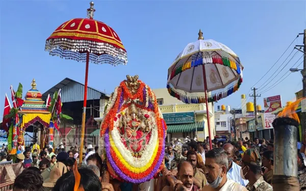Mysuru Chamundeshwari car festival held with pomp, gaiety