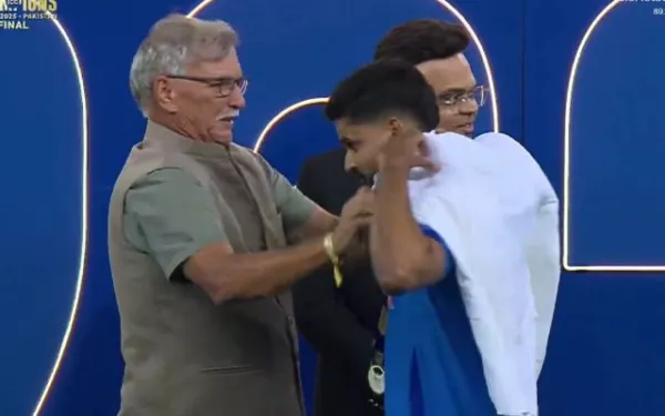 Shreyas Iyer's Sweet Revenge: From Being Excluded from BCCI Contract to Receiving Medal and Coat from BCCI President