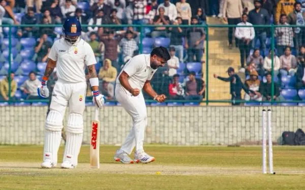 [WATCH]- Himanshu Sangwan Dismisses Virat Kohli For 6 In Ranji Trophy Comeback