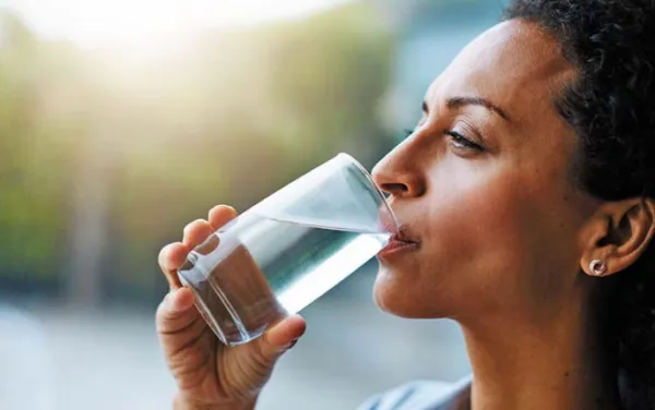 ଦରକାରଠାରୁ ଅଧିକ ପାଣି ପିଉଥିଲେ ସାବଧାନ