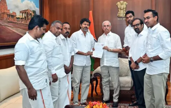 വിജയ്‌യുടെ സത്യപ്രതിജ്ഞ വൈകും, തമിഴ്നാട്ടില്‍ ടിവികെക്ക് തിരിച്ചടിയായി ഗവര്‍ണറുടെ നിലപാട്