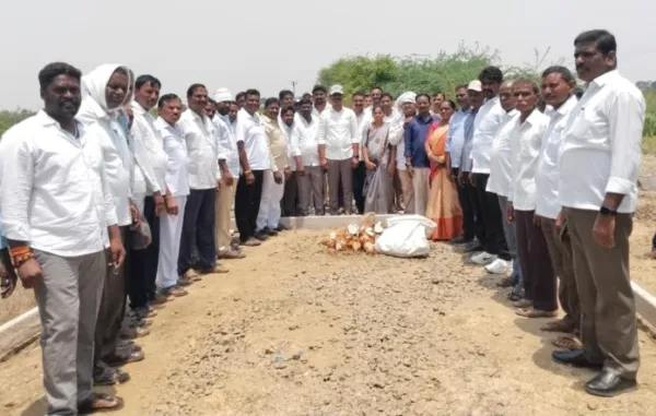 పరకాలలో రూ. 42.50 లక్షలతో సీసీ రోడ్డు పనులకు శంకుస్థాపన