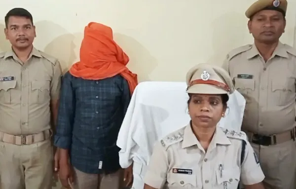 ଫେସ୍ବୁକ୍ରେ ମହିଳା ହୋଇ ଲୁଟୁଥିଲେ, ଧରାପଡିଲେ ଯୁବକ