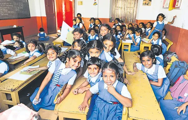 ఇక ప్రభుత్వ పాఠశాలల్లోనే ఎల్‌కేజీ, యూకేజీ తరగతులు!