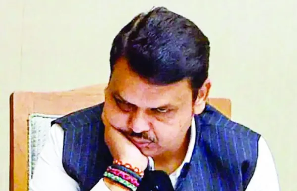 पंकजांचा सल्ला फडणवीसांना रुचला नाही, पत्रकार परिषद गुंडाळली