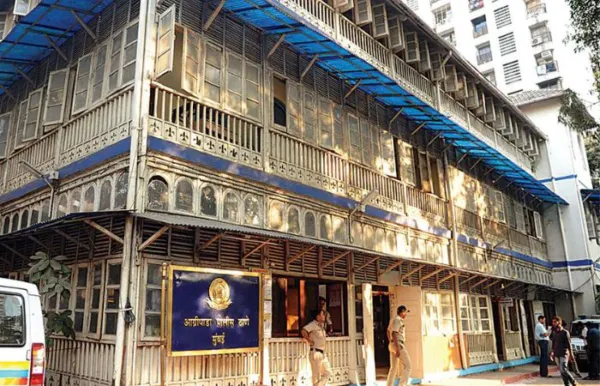 Mumbai News - चेष्टा केल्याचा संशयातून दुकानदारावर चाकूने हल्ला, पोलिसांकडून आरोपीला अटक