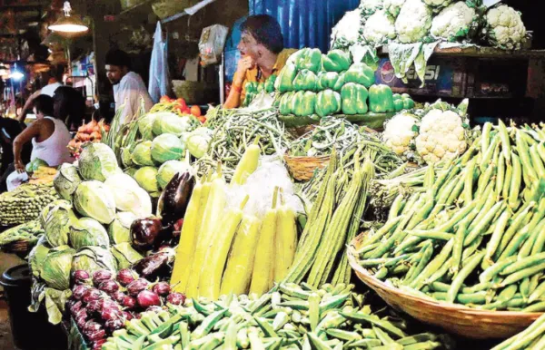 महागाई दुपटीने वाढणार; 'मूडीज'च्या अहवालाने पोटात गोळा, युद्धाचा फटका. हिंदुस्थानचा विकासदरही घसरणार