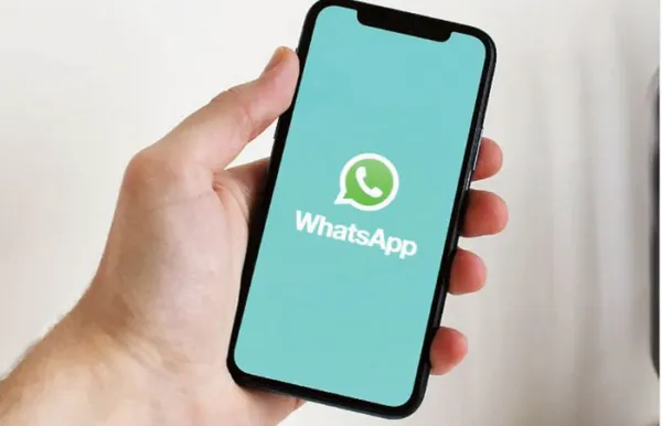 महिला रेल्वे प्रवाशांच्या मदतीला 'सखी' धावणार; पश्चिम रेल्वेवर सुरक्षेसाठी आरपीएफचे 11 व्हॉट्सअ‍ॅप ग्रूप