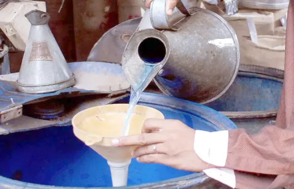 ସହର ଗଳିକନ୍ଦି ଓ ଗ୍ରାମାଂଚଳରେ କିରୋସିନି ଖୋଜା